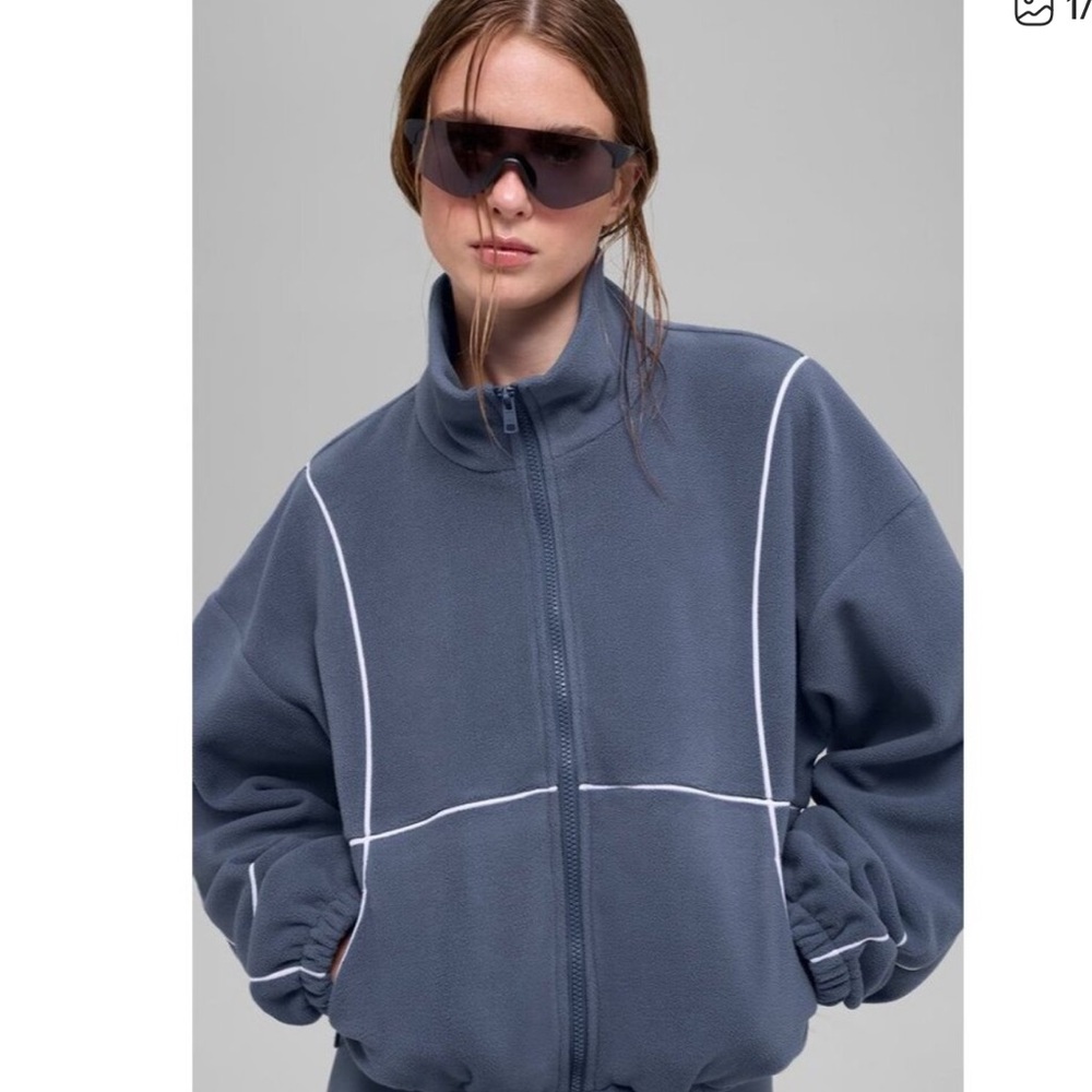NWT ALO Yoga Polar Fleece Game Time Full Zip Jacket Bluestone/White Size Medium